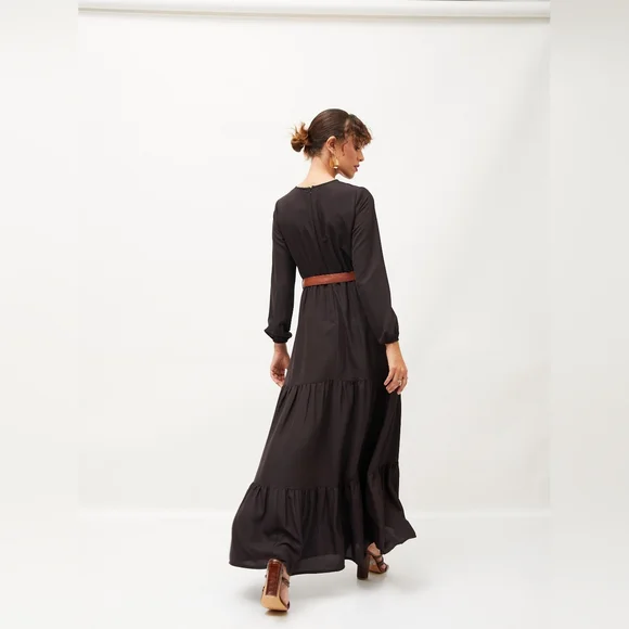 Alexandria: Belted Tiered Maxi Dress - Picture 2 of 6